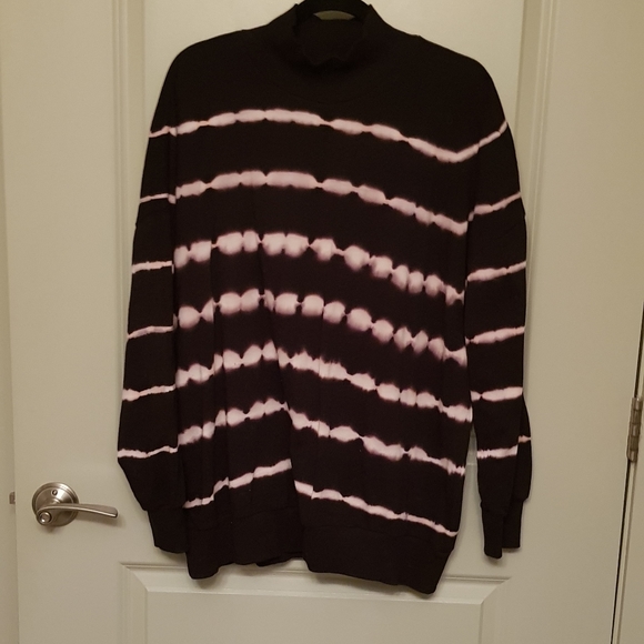 NWOT Wild Fable Turtleneck Tie-Dye Sweatshirt